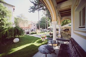 Hotel Dumbrava