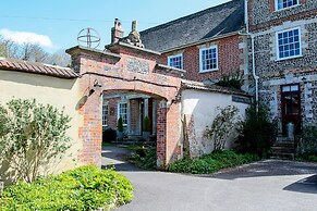 Rollestone Manor