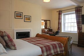 Rollestone Manor