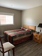 The Lionstone Inn Motel and Cottages