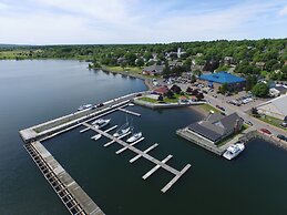 The Lionstone Inn Motel and Cottages