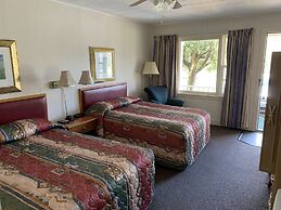 The Lionstone Inn Motel and Cottages