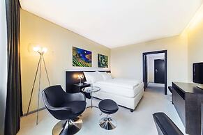 NH Bratislava Gate One