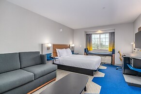Microtel Inn & Suites by Wyndham Montgomery