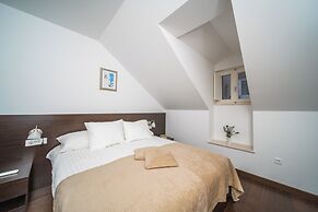 Celenga Apartments with free offsite parking