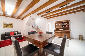 Celenga Apartments with free offsite parking