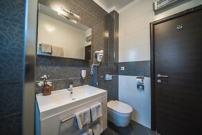 Celenga Apartments with free offsite parking