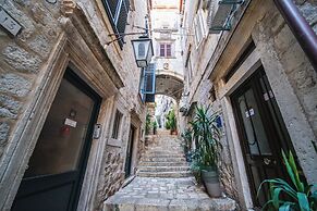 Celenga Apartments with free offsite parking