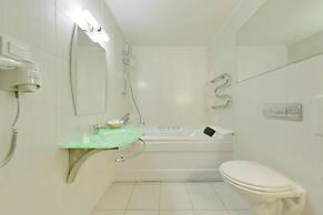 Tourist Hotel