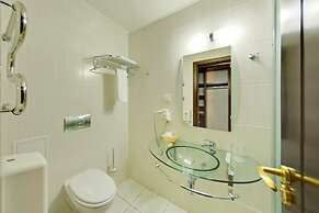 Tourist Hotel