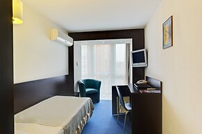 Tourist Hotel