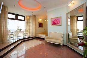 Triumph Palace Boutique Hotel