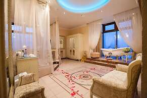 Triumph Palace Boutique Hotel