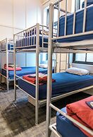 The Cambridge Hotel & Backpackers