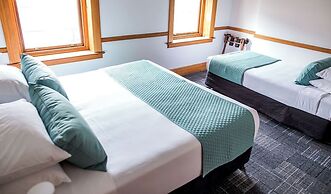 The Cambridge Hotel & Backpackers