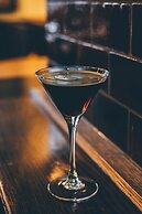 The Cambridge Hotel & Backpackers