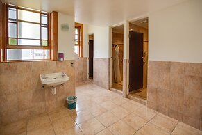 The Cambridge Hotel & Backpackers