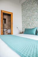 The Cambridge Hotel & Backpackers