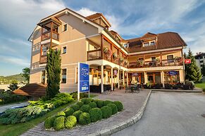 Garni Hotel Zvon