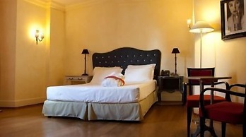 Siri Hotel