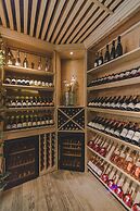 Aanari Hotel and Spa