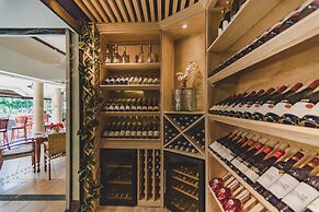 Aanari Hotel and Spa