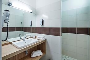 Kyriad Clermont Ferrand Nord - Riom