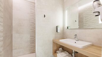 Kyriad Clermont Ferrand Nord - Riom