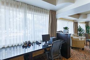 Comfort Suites Medical Center near Six Flags