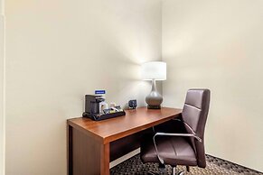 Comfort Suites Medical Center near Six Flags