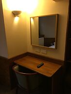 Edinburghhouse Hotel