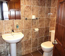 Edinburghhouse Hotel