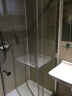 Edinburghhouse Hotel