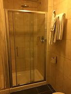 Edinburghhouse Hotel