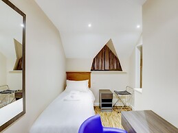 OYO The Gissons Hotel