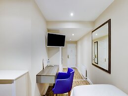 OYO The Gissons Hotel