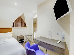 OYO The Gissons Hotel