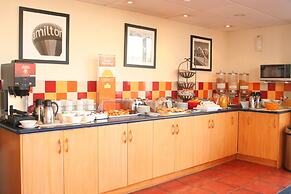 Ventura Inn & Suites Hamilton