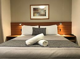 Ventura Inn & Suites Hamilton