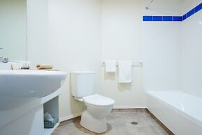 Ventura Inn & Suites Hamilton