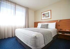 Ventura Inn & Suites Hamilton