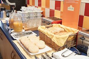 Ventura Inn & Suites Hamilton