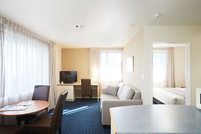 Ventura Inn & Suites Hamilton