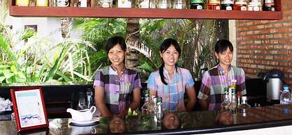 Cham Villas Boutique Luxury Resort