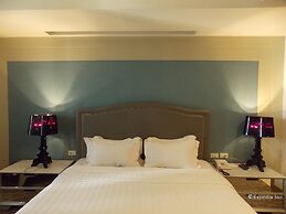 L'Fisher Hotel