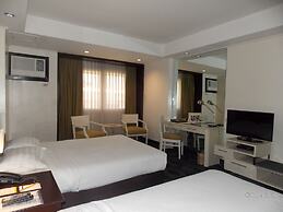 L'Fisher Hotel