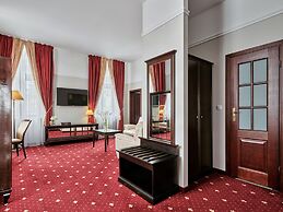 Hotel President