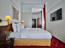 Hotel President