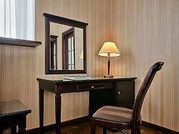 Hotel President