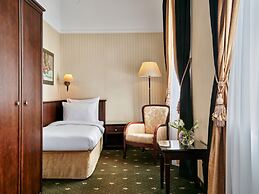 Hotel President